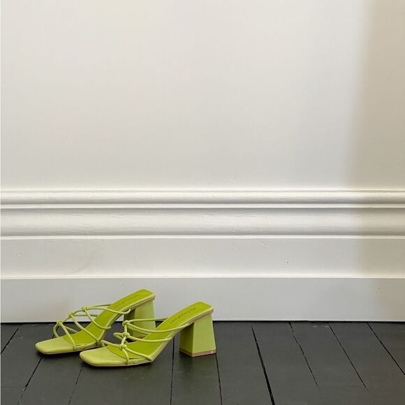 WIDE FIT KNOT DETAIL LOW BLOCK MULES — BRAND NEW - Picture 2 of 6